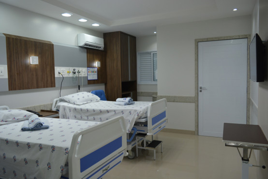 Santa Casa faz entrega de apartamentos reformados