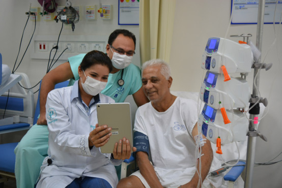 Tecnologia aproxima pacientes e família durante pandemia
