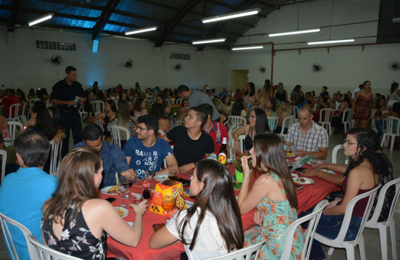 Festa de Natal realiza integração de funcionários