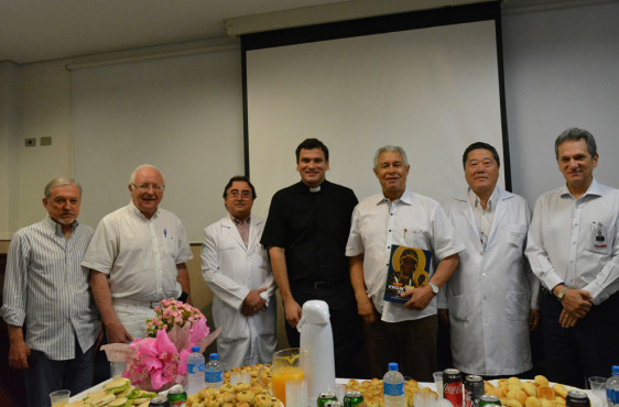 Santa Casa de Presidente Prudente homenageia médicos com missa